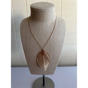 Gold Leaf Pendent Necklace